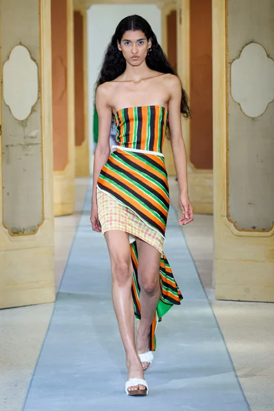 Look 7